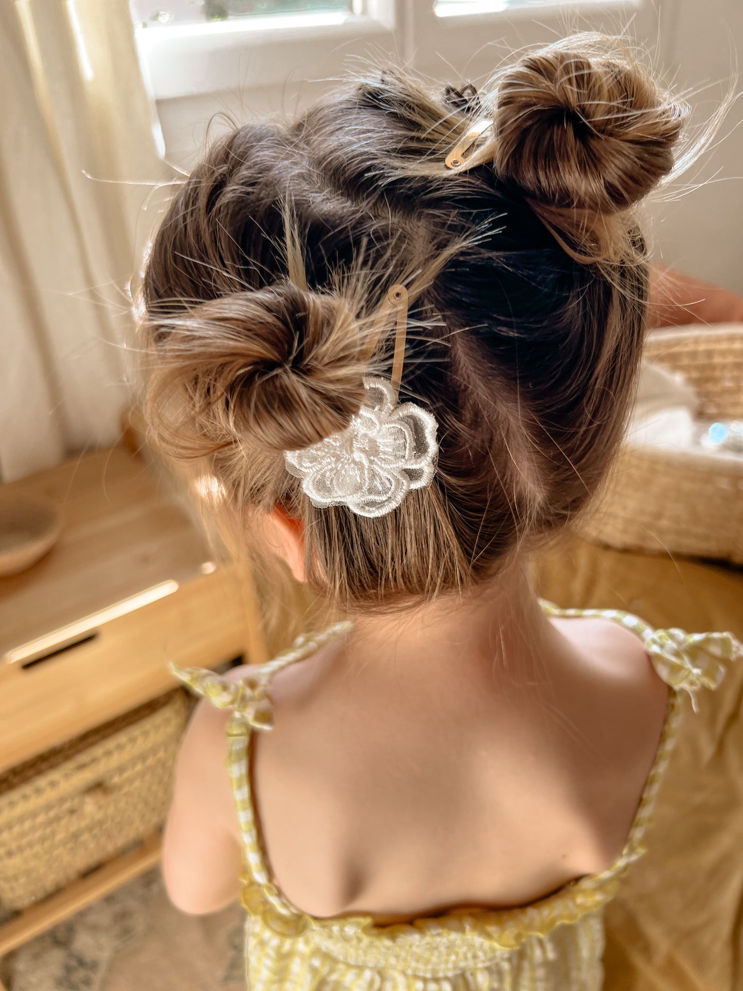 Barrette fleur dentelle