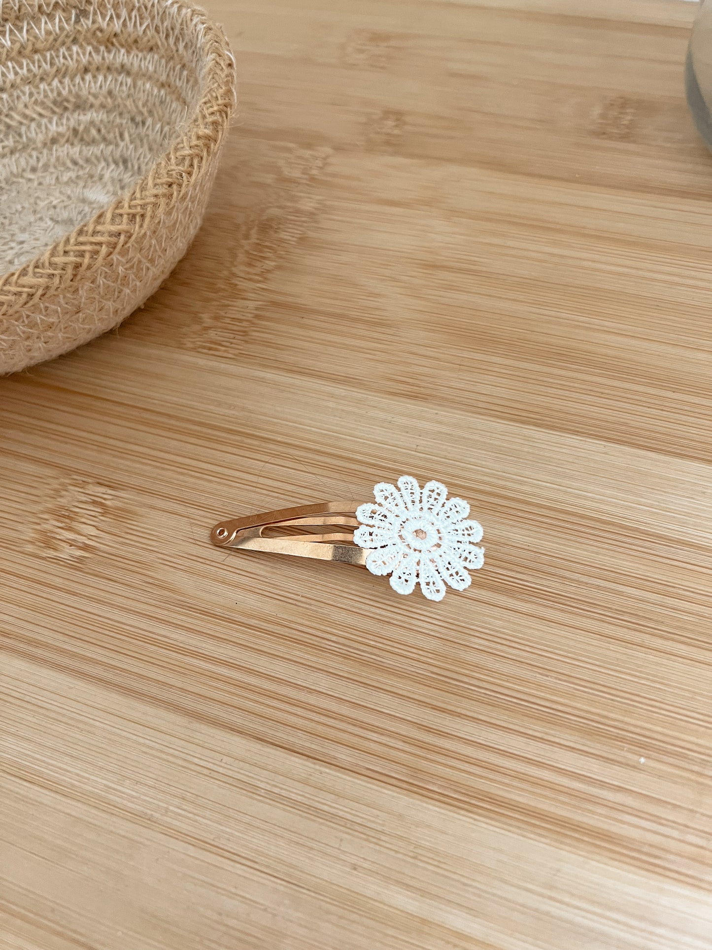 Barrette marguerite dentelle