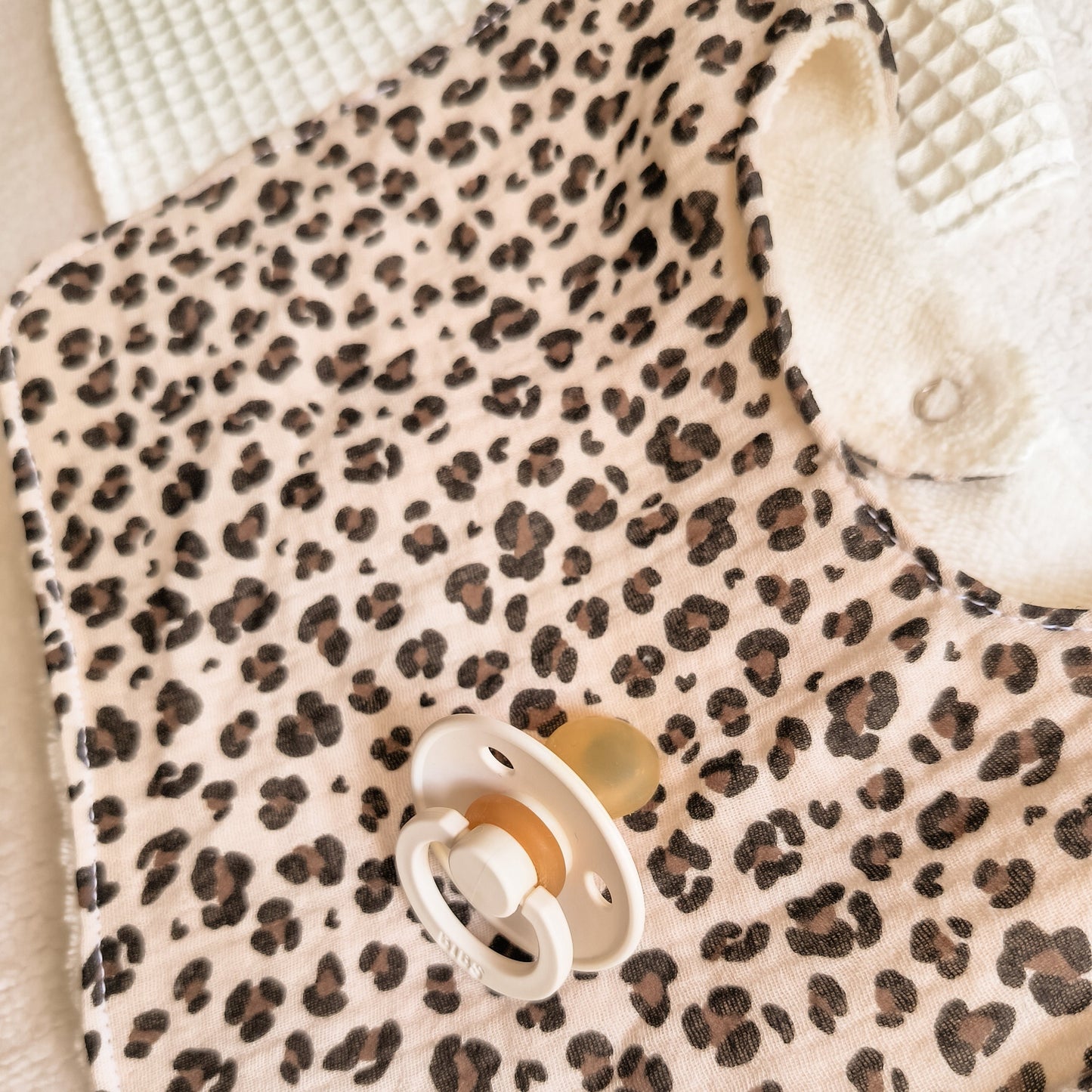 Bavoir enfant - Graou marron