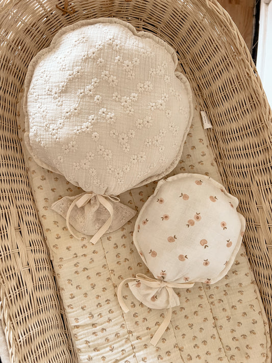 Ballon mural brodé - beige brodé