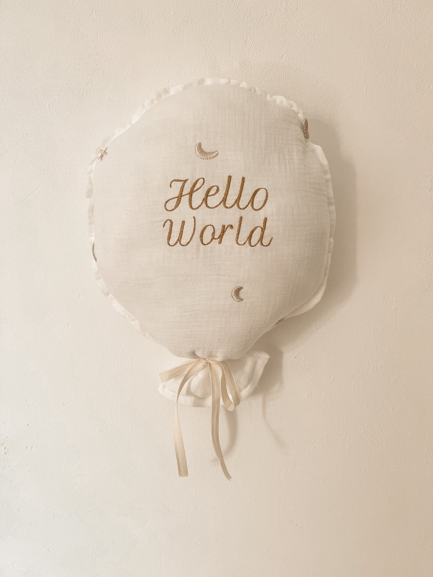 Ballon mural brodé - lune & étoiles