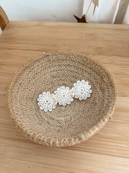 Barrette Marguerite dentelle
